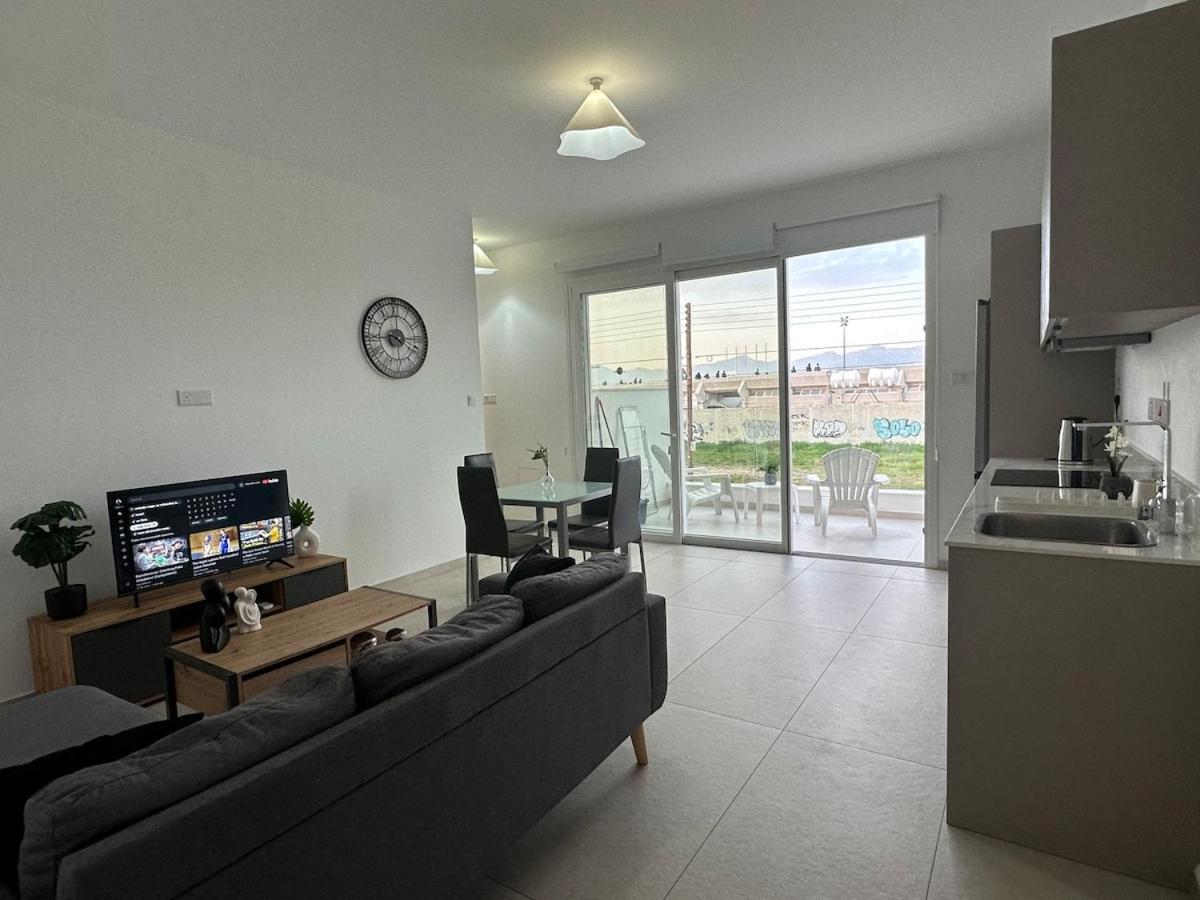 1 Bedroom Flat In Aglatzia *